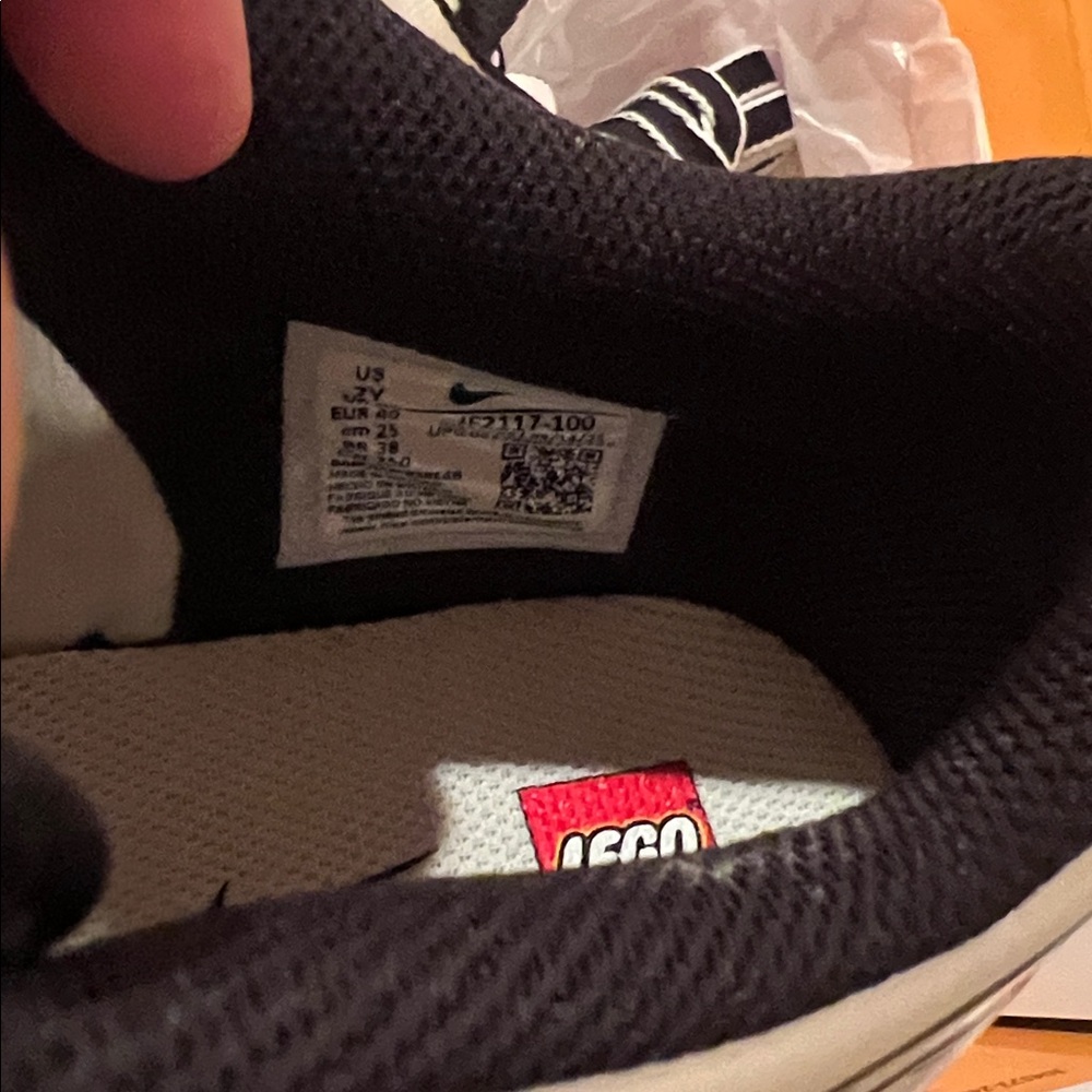 Nike Black and White Sneakers - Picture 3 of 3